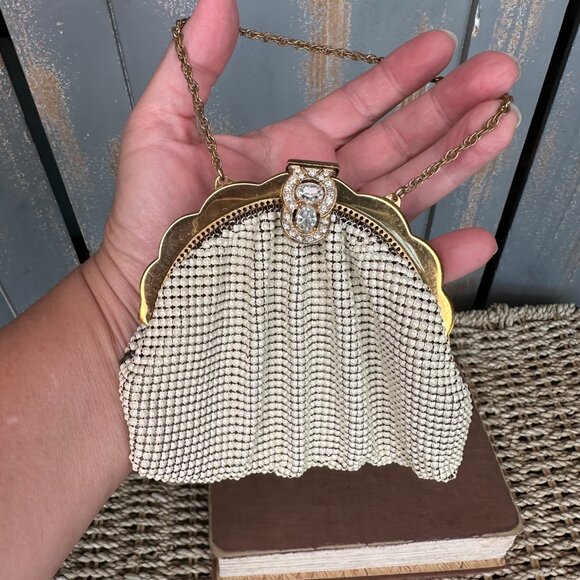 Whiting & Davis Vintage Alumesh Scallop Edge Rhinestone Clasp Mini Bag Cream - Picture 15 of 16